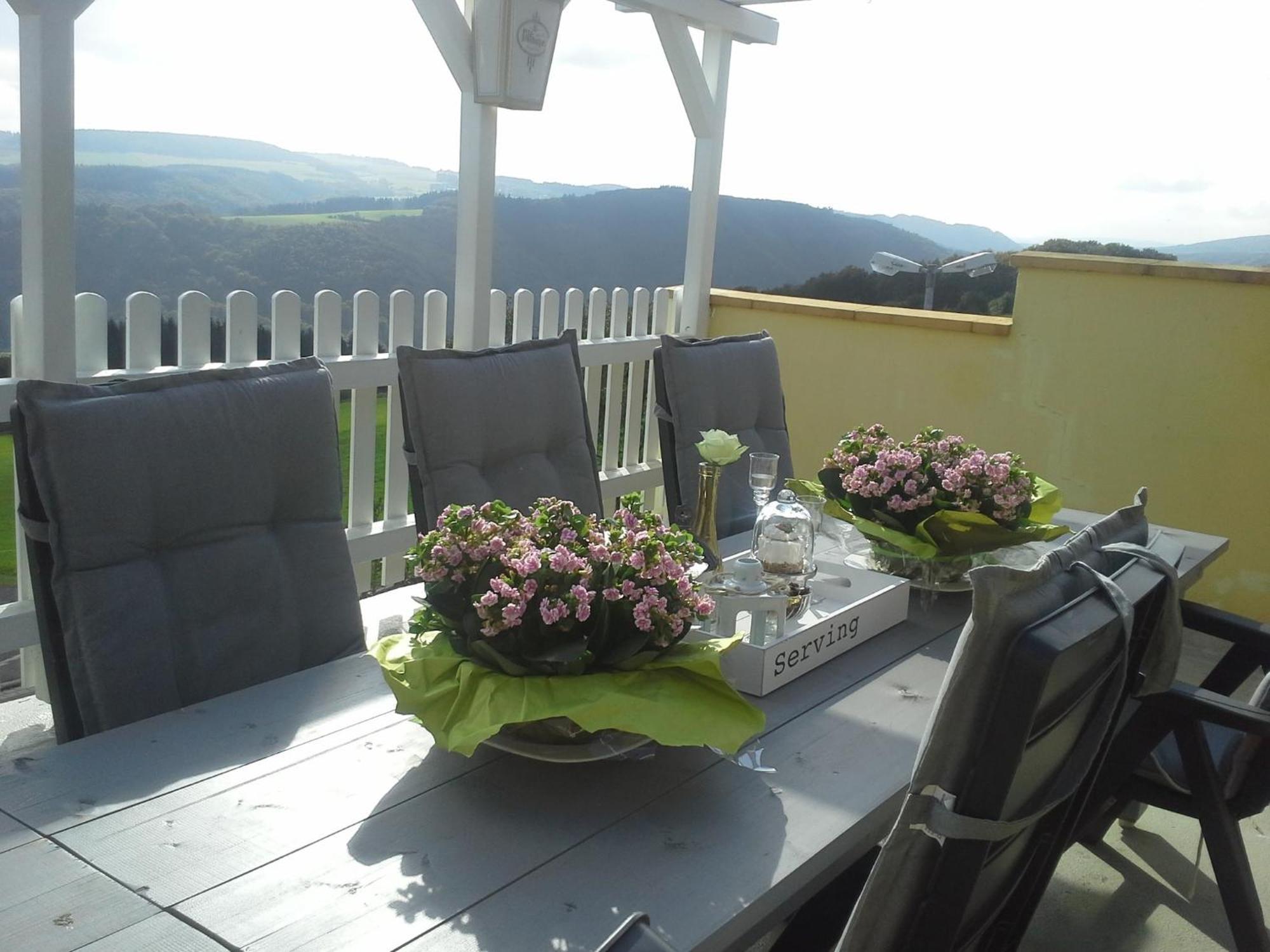Beautiful Holidayhome With Sauna And Terrace Harscheid Eksteriør bilde